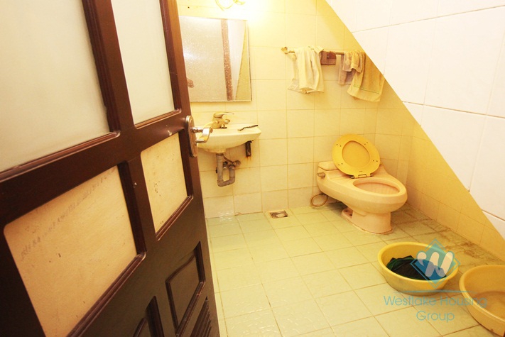 A 4 floor house for rent in Ba Dinh, Ha Noi