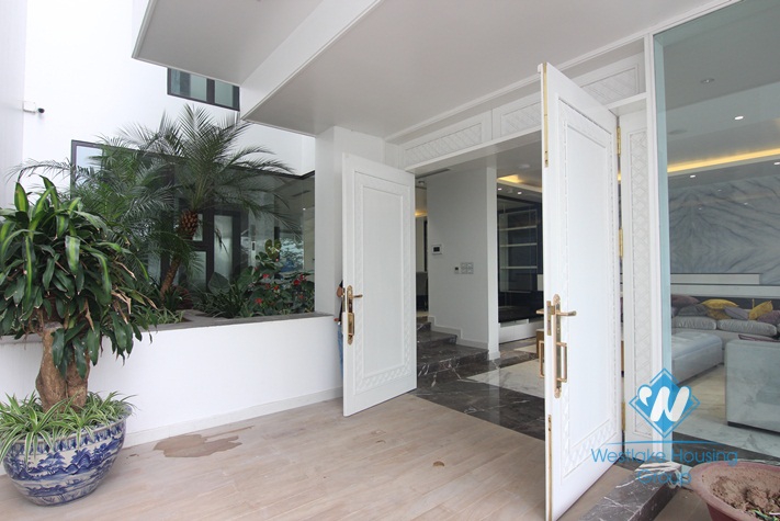 Gorgeous villa for rent on the lake side of Westlake, Tay Ho