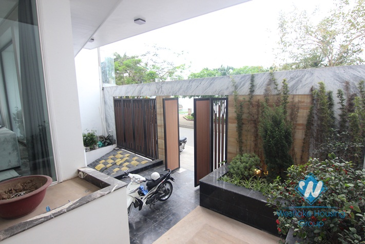 Gorgeous villa for rent on the lake side of Westlake, Tay Ho