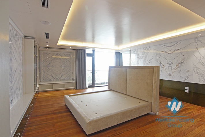 Gorgeous villa for rent on the lake side of Westlake, Tay Ho