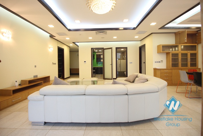 Exquisite furnished apartment for rent in L Tower, Ciputra