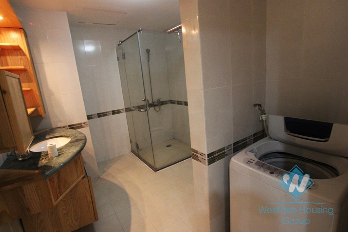 Luxury services apartment with lake view for rent in Kim Ma, Ba Dinh, Hanoi