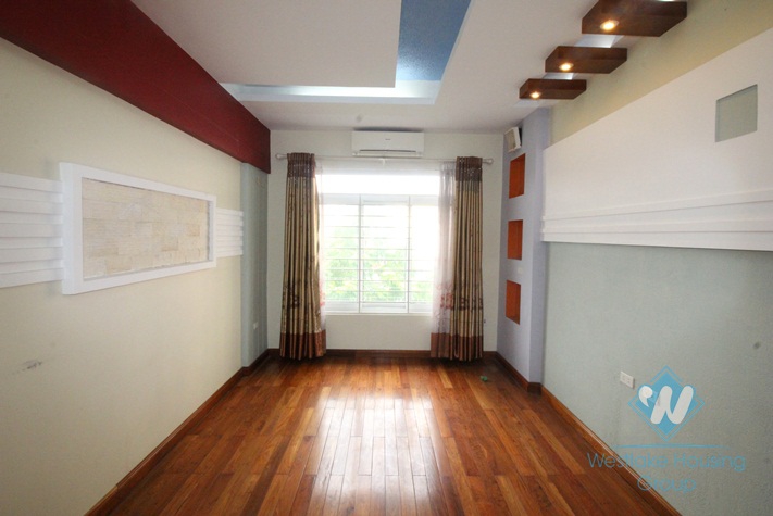 Big and nice 04 bedrooms house for rent in Ba Dinh district