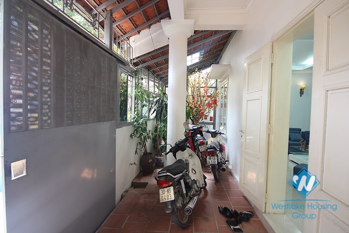 Four bedrooms house for rent in Dang Thai Mai street, Tay Ho district, Ha Noi