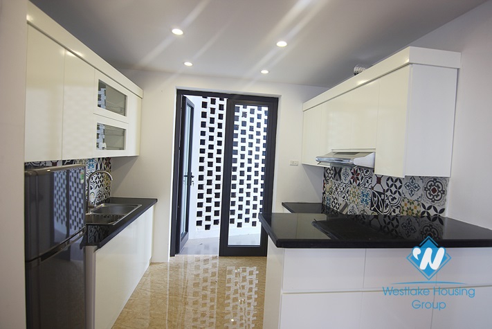 Beautiful and Bright Apartment for rent on Xuan Dieu Street