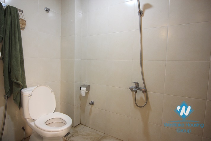 Nice and affordable house for rent in Nghi Tam village, Tay Ho, Hanoi 