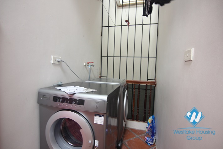 Nice and affordable house for rent in Nghi Tam village, Tay Ho, Hanoi 
