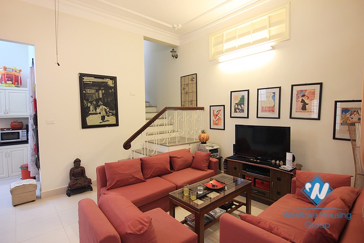 02 bedrooms house with courty yard for rent in Tay Ho area