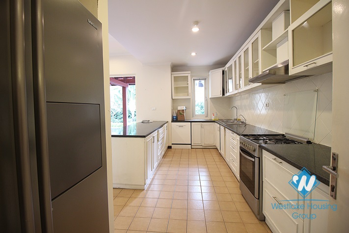 A charming Villa with 5 bedrooms for lease in Dang Thai Mai street, Westlake area