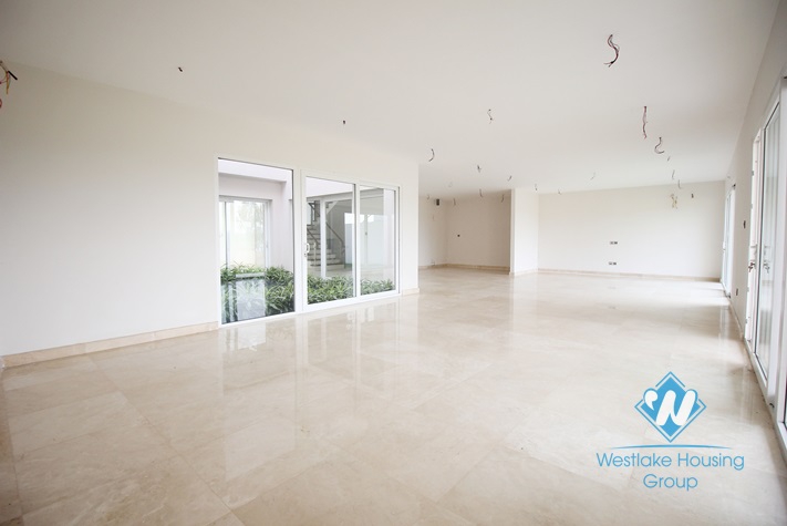 Hot property for rent in Ciputra, large backyard & modern design