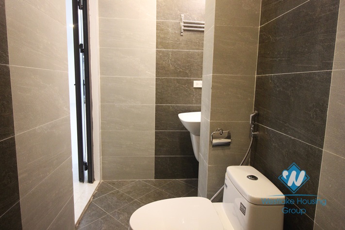 An official for rent in Lac Long Quan st, Tay Ho district, Hanoi