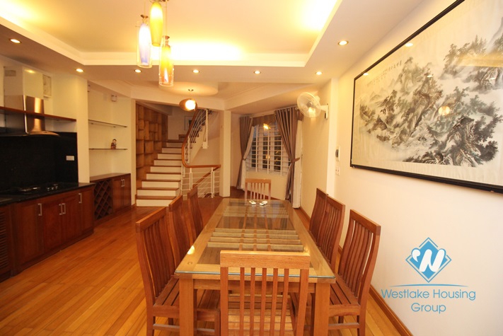 Beautiful house on the lake for rent in Yen Phu area, Tay Ho district 