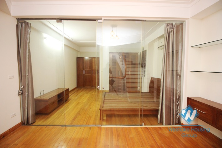 Beautiful house on the lake for rent in Yen Phu area, Tay Ho district 