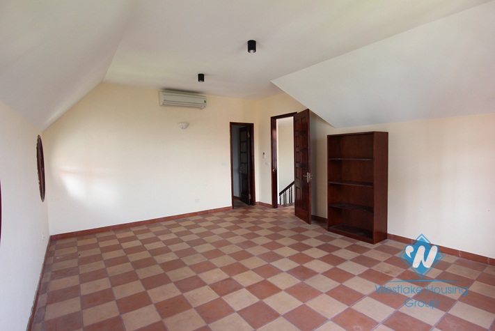 Spacious house for rent in a quiet alley off Xuan Dieu, Tay Ho