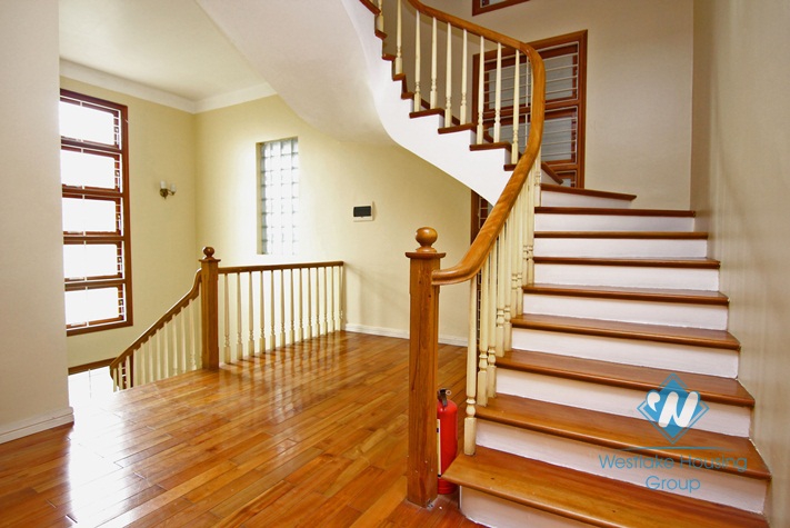 Modern, nice and quiet villa for rent in Tay Ho area
