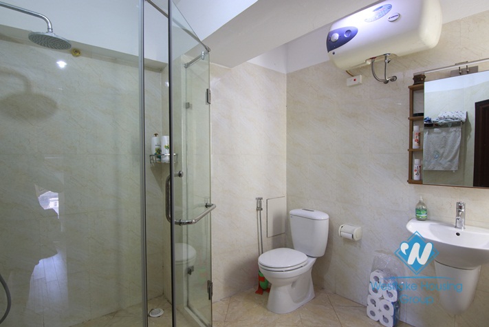 Wonderful lake view apartment for rent on Yen Phu, Tay Ho
