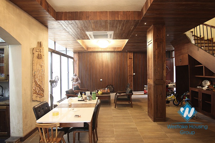 Nice house with nice design for rent in Tay ho area 
