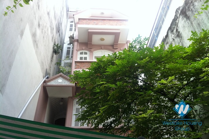 Cheap 1 bedroom apartment for rent on Thuy Khue street, Tay Ho, Hanoi