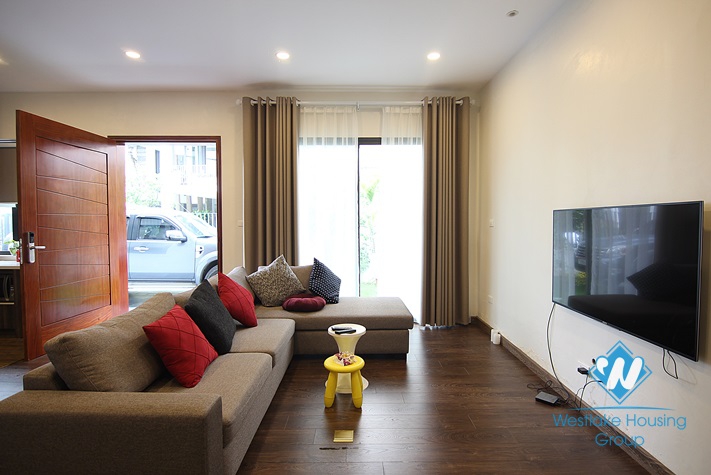Tay Ho - Modern house by the lake with garden and yard