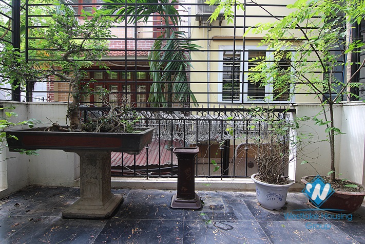 Nice house with nice design for rent in Tay ho area 