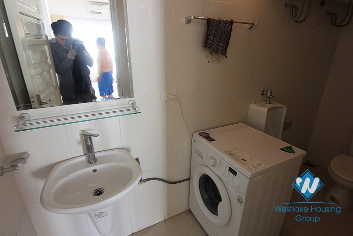 Cheap rental offer 02 bedrooms apartment in Tu Hoa, Tay Ho, Hanoi, Vietnam for lease