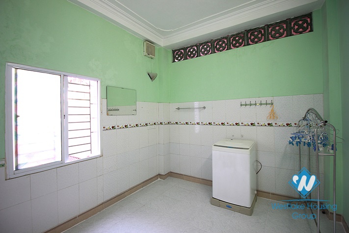 Spacious 4 bedroom house for rent on Dang Thai Mai street, Tay Ho