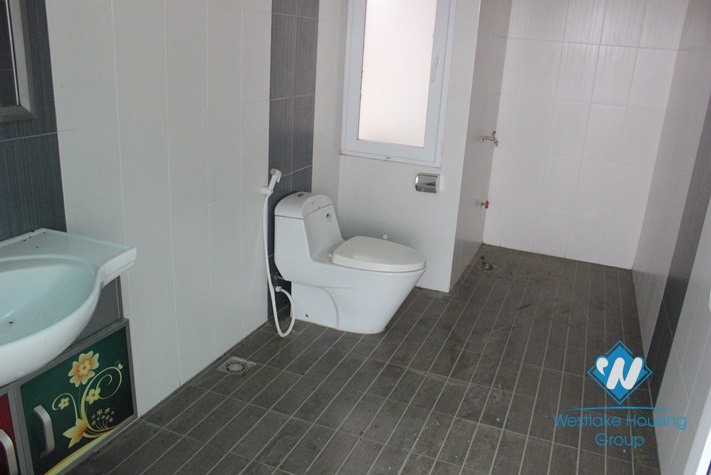 Lake view house for rent in Dang Thai Mai st, Tay ho, Ha Noi