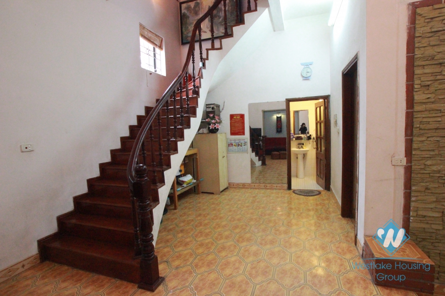 Cheap house for rent in Au Co, Tay Ho, Ha Noi