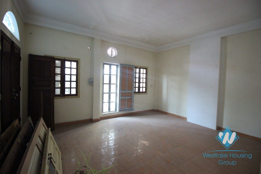 3 floors office for rent in Tay Ho, Hanoi