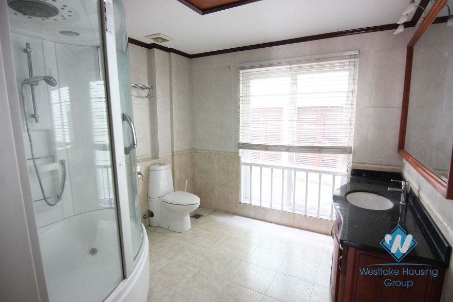 A lovely house with garden, high ceiling and lots of light available for rent in Tay Ho