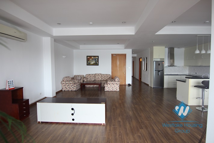 Lake view with big balcony apartment for rent in Xuan Dieu st, tay Ho district 