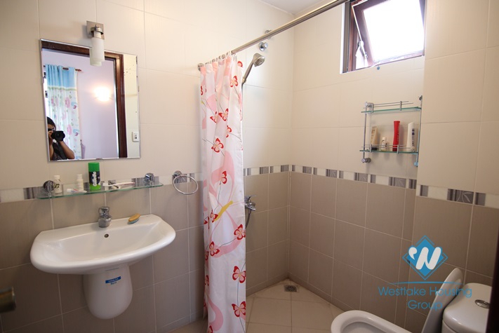 Lovely house with courtyard for rent in Tay Ho