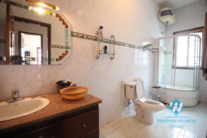To Ngoc Van 5 bedroom villa with swimming pool for rent