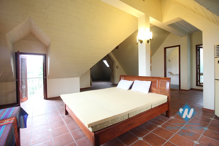 Splendid western style villa with nice yard and beautiful garden near Red River for rent 