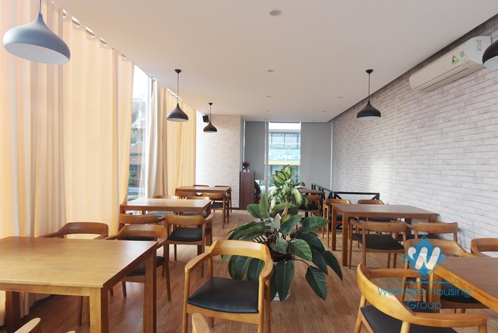 Lakeview house for rent to make restaurant in Xuan Dieu st, Tay Ho district.