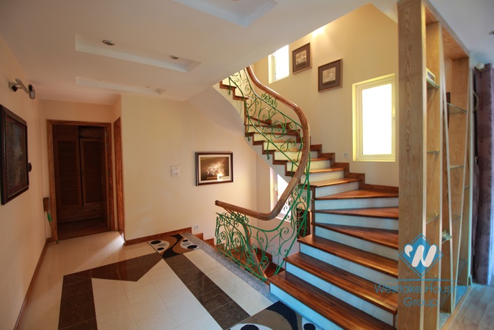 Big house for rent with 6 bedrooms in Tay Ho area