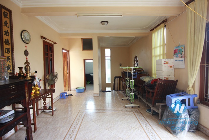 Garden house with 4 bedrooms for rent in Tay Ho area 