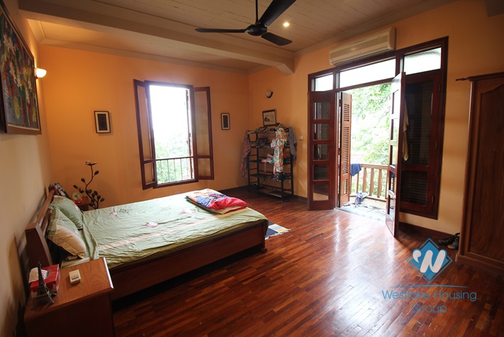 Splendid western style villa with nice yard and beautiful garden near Red River for rent 