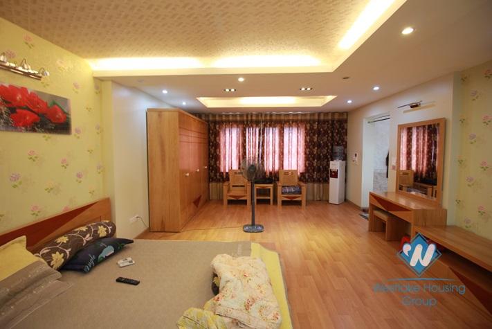 Big house for rent with 6 bedrooms in Tay Ho area