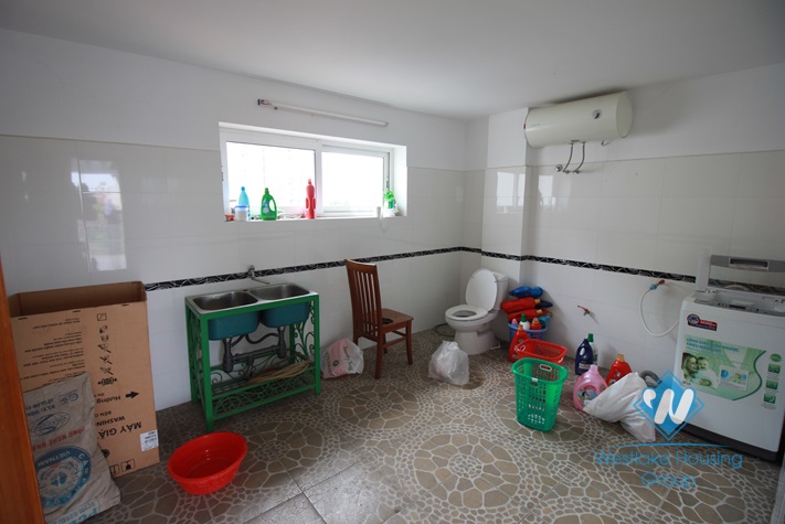 Big house for rent with 6 bedrooms in Tay Ho area