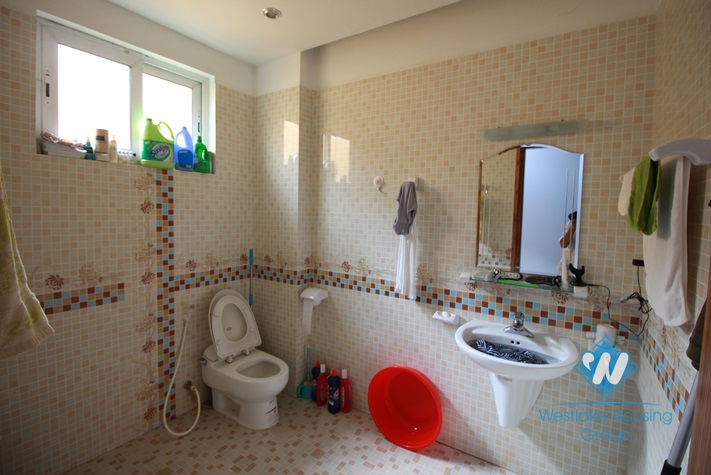 Big house for rent with 6 bedrooms in Tay Ho area