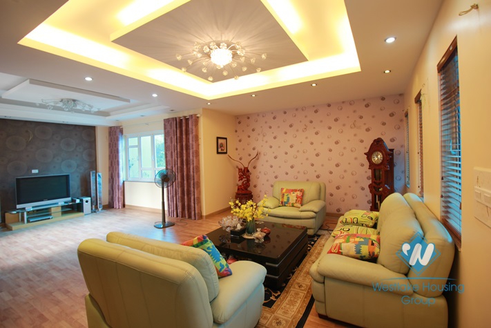 Big house for rent with 6 bedrooms in Tay Ho area