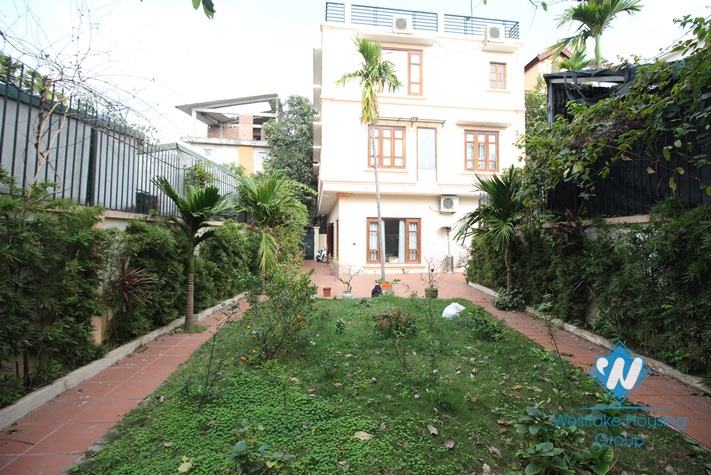 Stunning garden villa rental in Tay Ho with fantastic lake view