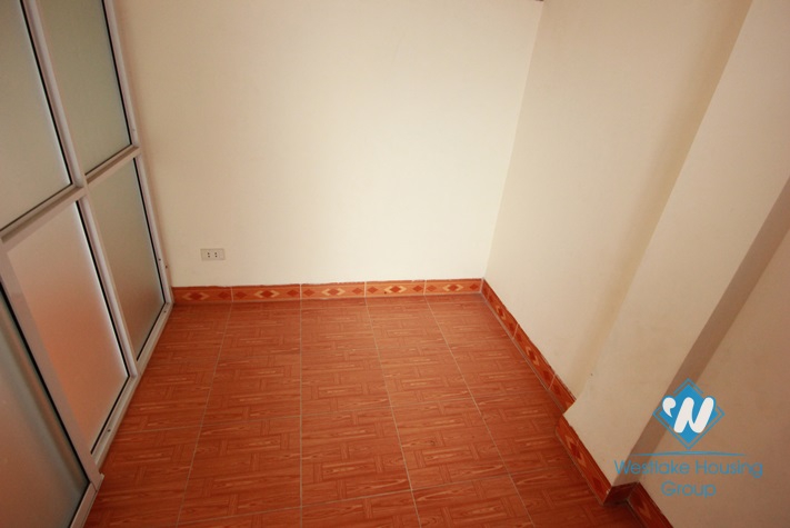 Cheap Unfurnished House Rent in Westlake Area 