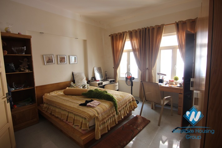 Quiet and cheap house for rent in Tay Ho area