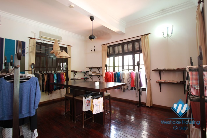 Beautiful house on the lake for rent in Tay Ho, Hanoi