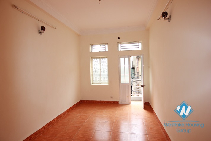 Cheap Unfurnished House Rent in Westlake Area 