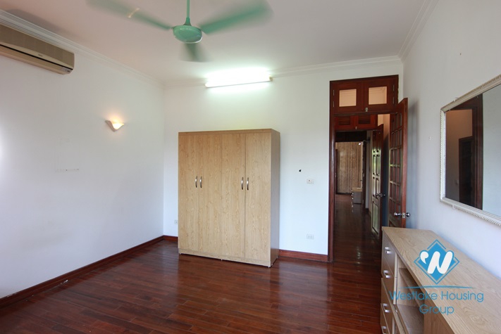 Small house with lake view available for rent on Au Co street, Tay Ho, Hanoi, fully furnished.