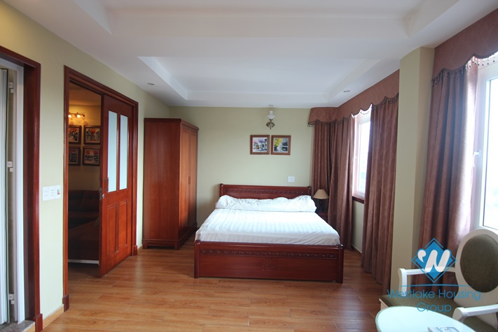 Beautiful and modern apartment with 02 bedrooms for lease in Tay Ho, Ha Noi.