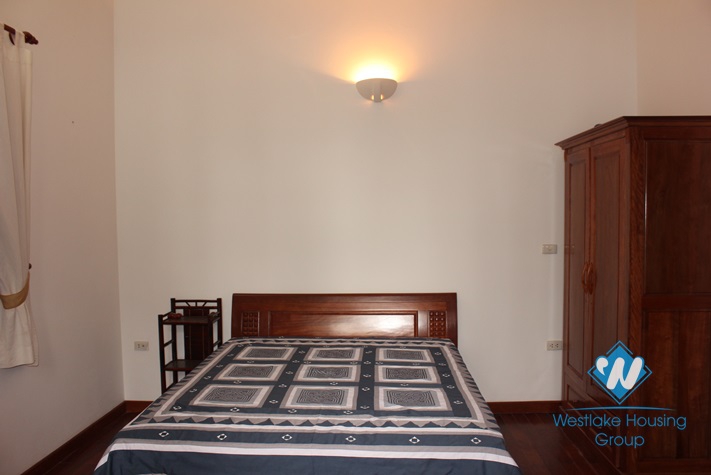 Cosy house with lake view for rent in Au Co street, Tay Ho, Hanoi